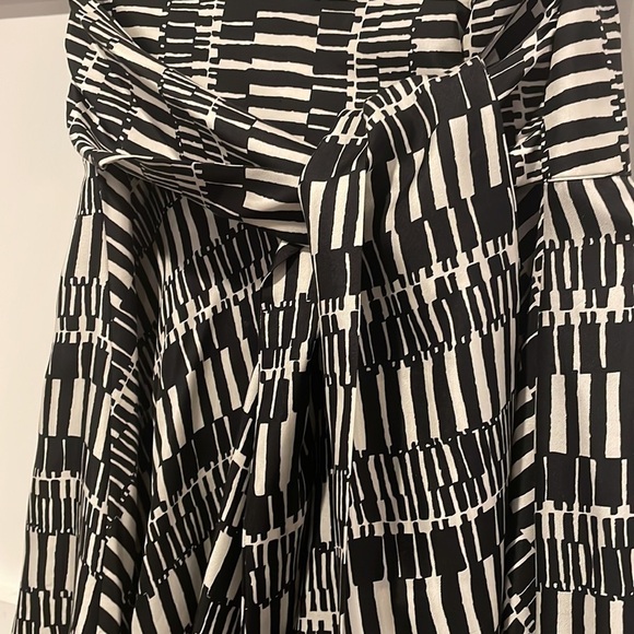 Club Monaco Silk  Black And White  Skirt - Picture 5 of 10